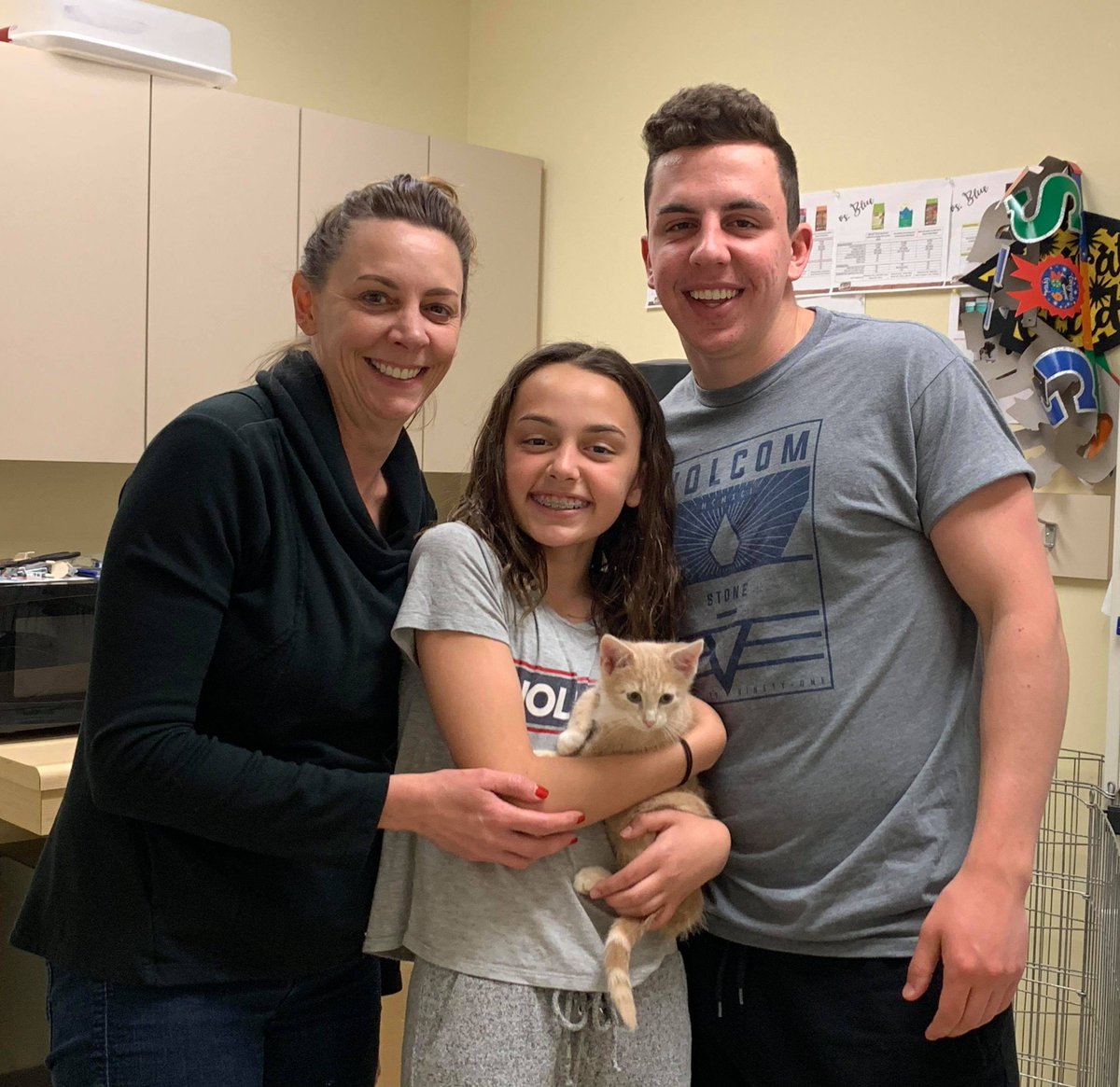 Last week of fundraiser &amp; we're $3500 off our $10K goal! PLS help us win 1 of 6 $2,500 bonus by raising most online this week! We have a chance! 
1 of H litter  (<a href="/NYCACC/">Animal Care Centers of NYC</a> survivor) meets his family! #CatsOfTwitter #cats 
crowdrise.com/o/en/campaign/… DONATE &amp; RT!