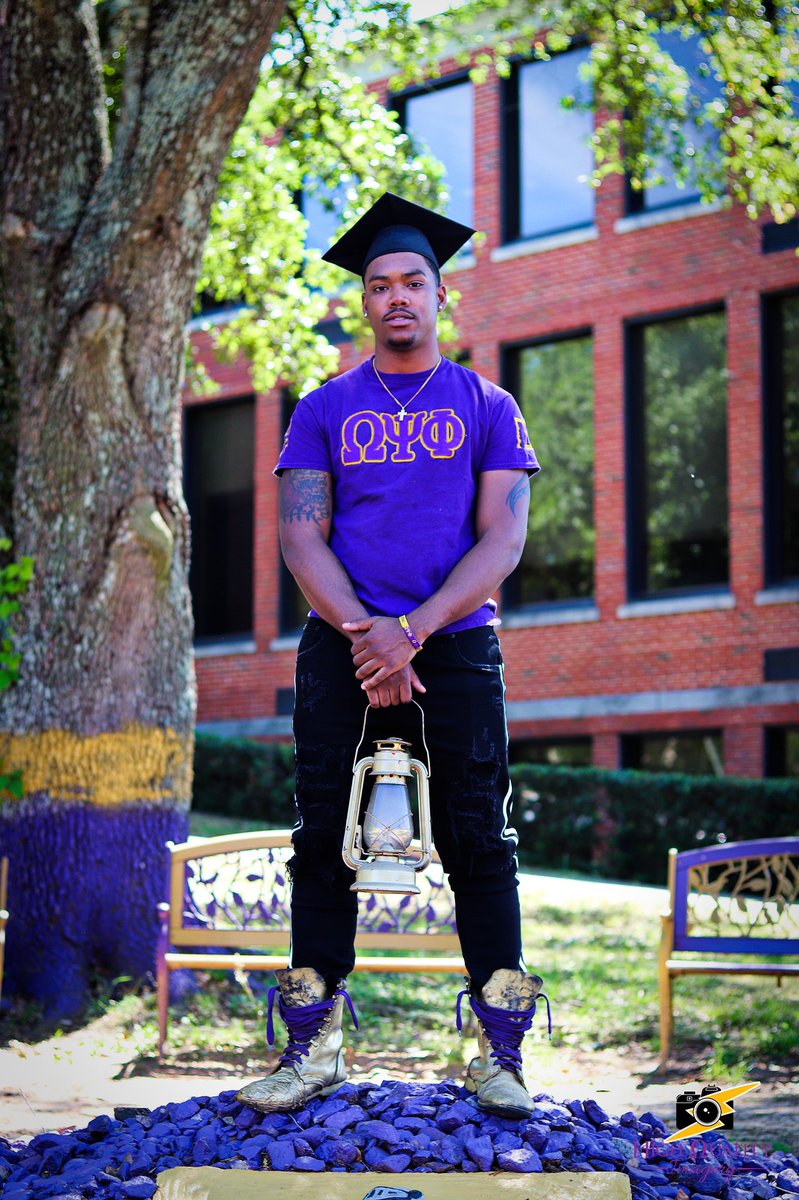 CRWNVALORE's tweet photo. Tomorrow I will become a First Generation Graduate from The Alabama State University 💜 #blackexcellence #ΩΨΦ #cumlaude #quesgraduate https://t.co/AbhShIiHt5