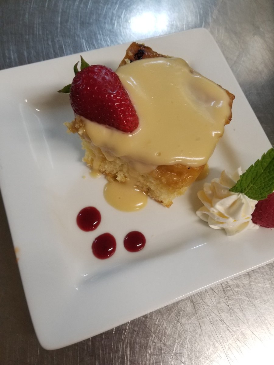 pennyzfrmheaven's tweet photo. We finished off the day at dinner, with an Antipasti Bamboo Skewer, Capone's Baked Ziti, Breaded Veal Cutlet, Parmesan Asparagus and Bootleg Pineapple Upside Down Cake with Tommy Gun Rum Sauce! https://t.co/7UHx6SUy9q