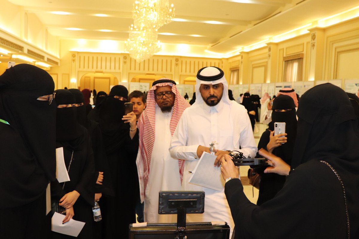 MayMuraished's tweet photo. شكراً لكل الحضور اليوم في معرض جامعتنا #ccis_imamu_expo 🌟، ولكل من اهتم بالحضور وكل من دعم وشجعنا وتلطف معنا بثناءه https://t.co/LEOzhLKtSe