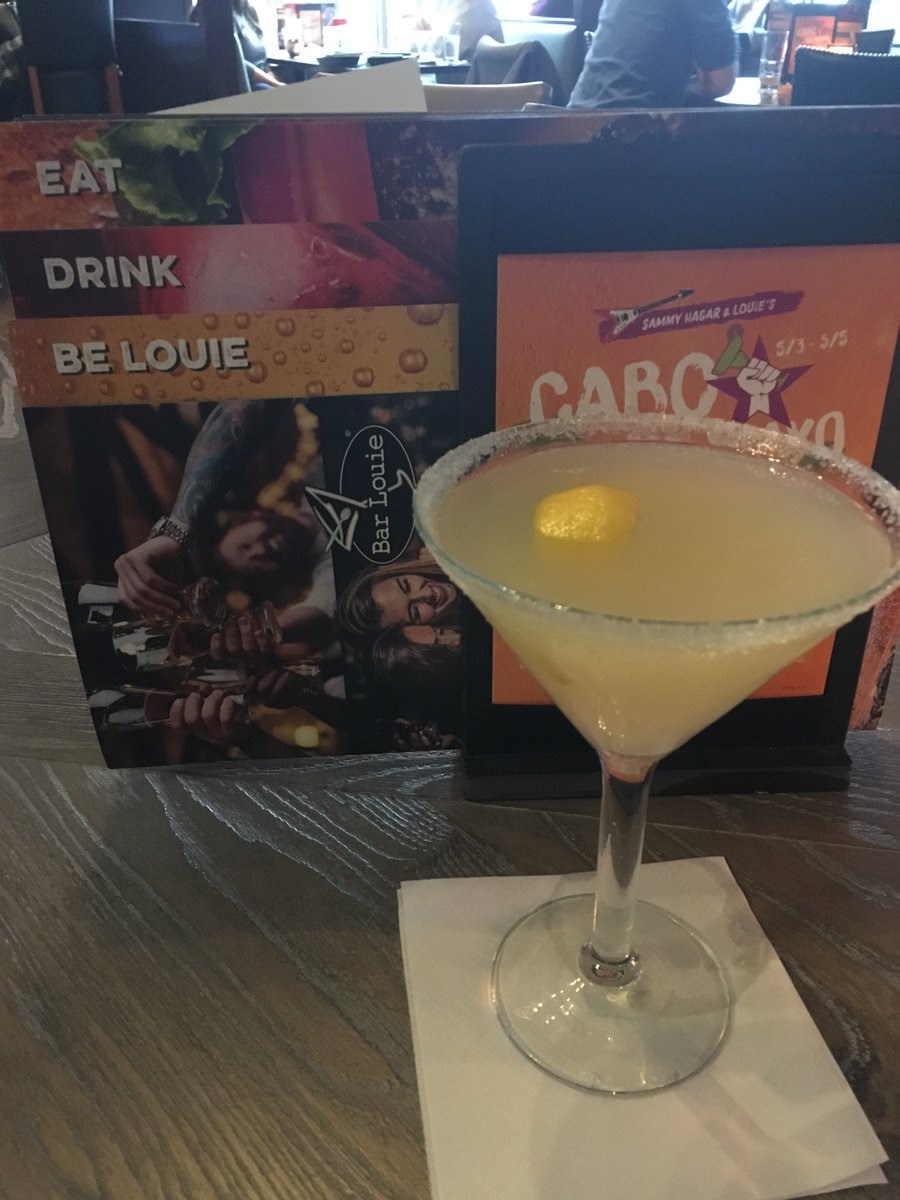 MsDittmar's tweet photo. Ready at Bar Louie in Brookfield for #WEMTA #PubPD Come join us! https://t.co/cCTOA2EwUO