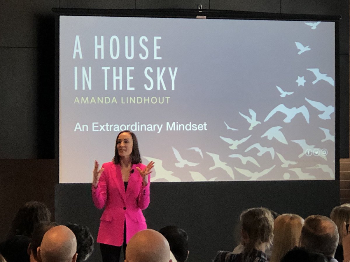 bookerlaura's tweet photo. @bookerlaura listening to @AmandaLindhout story @EOVancouver this story is the EO Gift we all love!! @EntrepreneurOrg Thank You EO! @EICToday https://t.co/vnAlw0AC8T