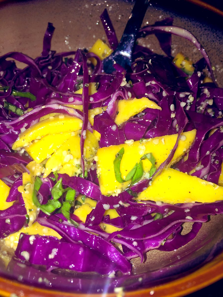 ChefJesRains's tweet photo. Simple amazing salad just toss mango, basil, hemp seed and cabbage with a little bit of extra virgin olive oil, pink sea salt and crushed black pepper in a bowl like this and enjoy! #mango #basil #cabbage #rawvegan #simplerecipe #nutrition #health #wellness https://t.co/NILjh4Ws8E