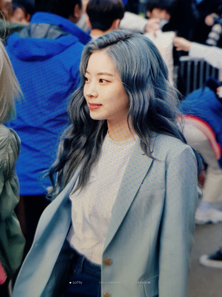 Softly_DaHyun's tweet photo. 190503 프리뷰

둡가씨 출근합니다~

#DAHYUN #다현  #ダヒョン 
#TWICE #트와이스 #トゥワイス https://t.co/5AFZEcdy7r
