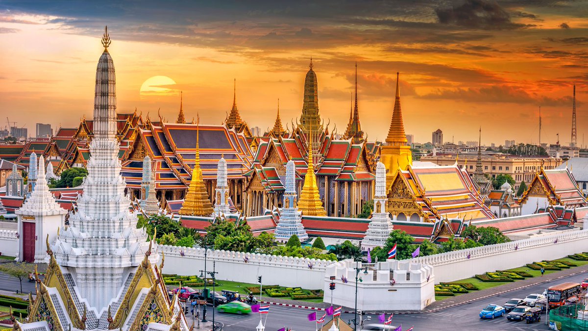 OneCroatia's tweet photo. There is an old saying what happens in Bankok..... Now we fly three times a day from Zagreb to Bankok with Airbus A330-900 aircraft.
#OneCroatia #airlinesmenager https://t.co/ykycPdvH8y