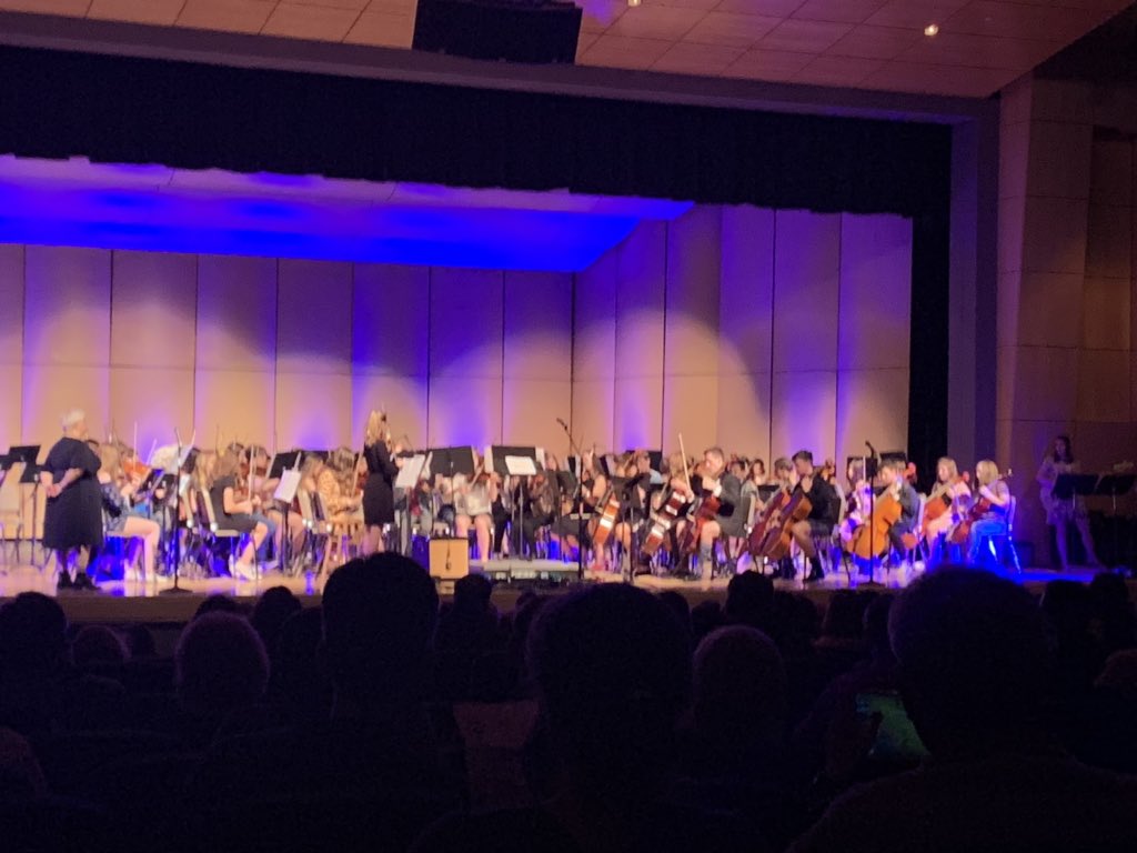 hhsmainoffice's tweet photo. MS orchestra was awesome! Can’t wait to see the HS Performance. Thank you to the @HighlandFdation for bringing in guest artist Joe Deninzon. https://t.co/dBkHgAvXzQ