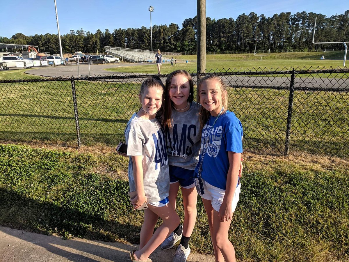 ArmucheeMiddleBoosters tweet media