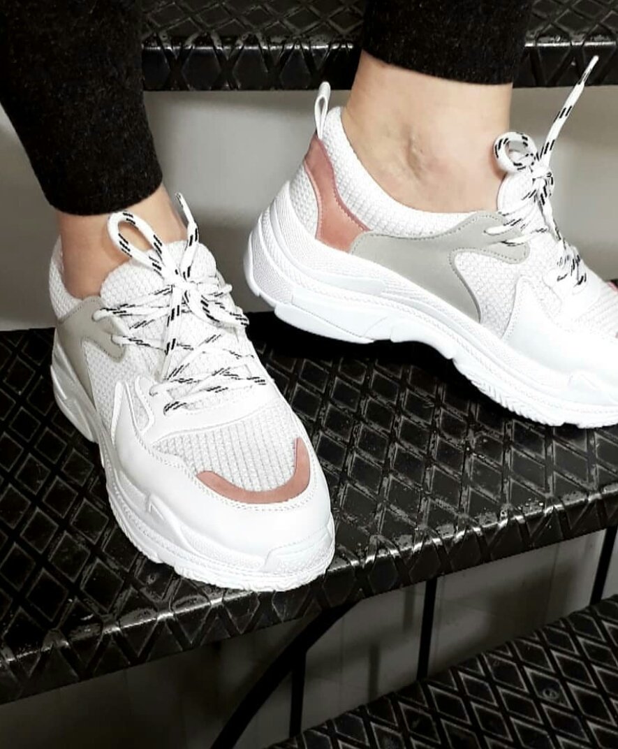 Sabaah yürüyüşü için alıcam piçler ayağımda kim görmek ister bu ayakkabıyı #finansalköle