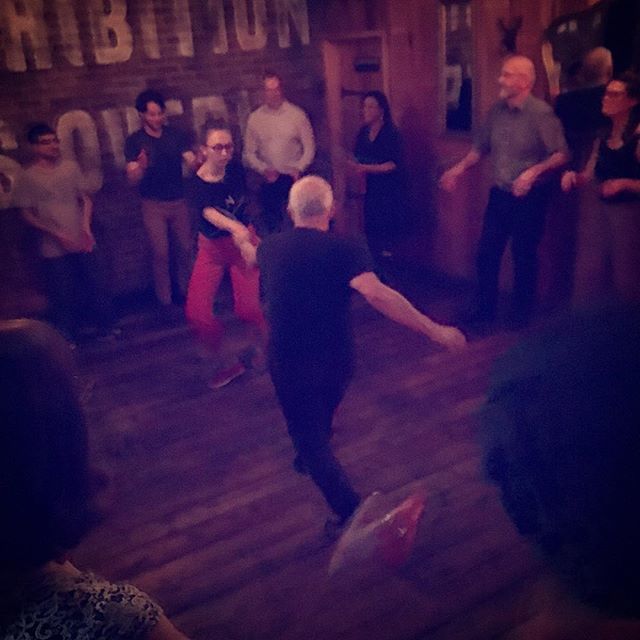 Swinging out in style at The Bootlegger bar - we run Beginners Taster Classes on the first Sunday of every month 7pm £4 - just drop by, no experience or partner needed!
.
.
.
#tasterclass #swingdance #cardiff #lindyhop #giveitago #learntodance #fun #sund… bit.ly/2vz5qsb
