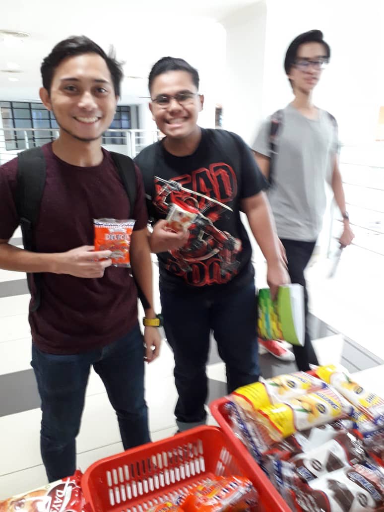 feninazman's tweet photo. One last piece before we greet Ramadan 🌸

Have a great sem break kids! We will miss you!

#FreeBreakfast #ItsYourBreakfast #UNITEN #CCI #CES #COE #SpreadLove @csituniten @uniten_esports @skuadmediauni10 @GemaGamelan @karenofficials https://t.co/30EnBlhf8a