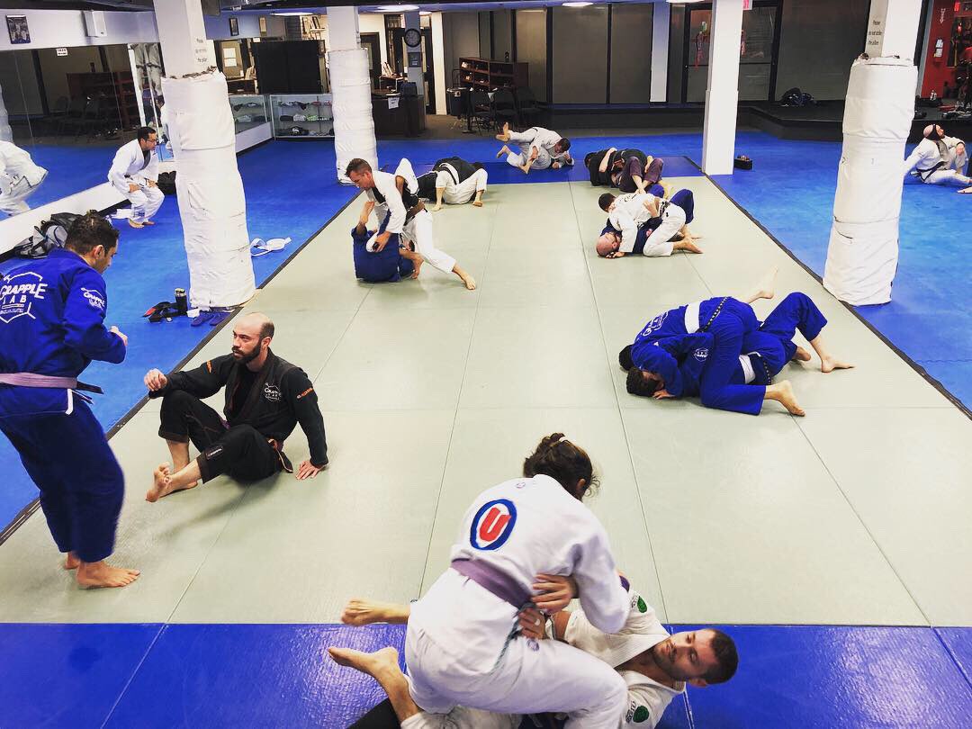 GrappleLab_BJJ's tweet photo. Another #FundamentalThursdays session in the books! Thanks @andersonandradeeva for the training! #Bjj #oss #brazilianjiujitsu #bjjlifestyle #rolling #grapplelab #novauniao #novauniaocanada #grappling #grapplingarts #brazilianjiujitsulifestyle #bjjlife #bjjaddict #grapplelabbjj https://t.co/PCTlKs2fAA