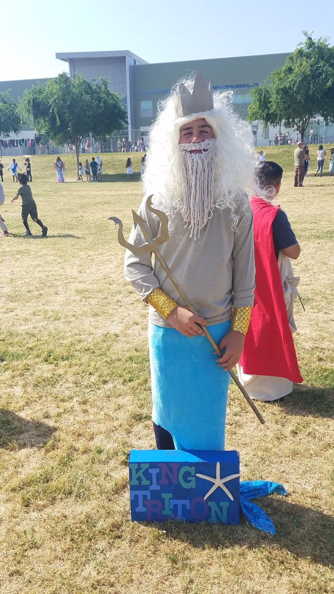 sheri_at's tweet photo. Ancient Greek and Roman Wax Museum a success!  So fun...so proud.  Check! #SCIAjourney #bsdproud https://t.co/NMpm8guJXM