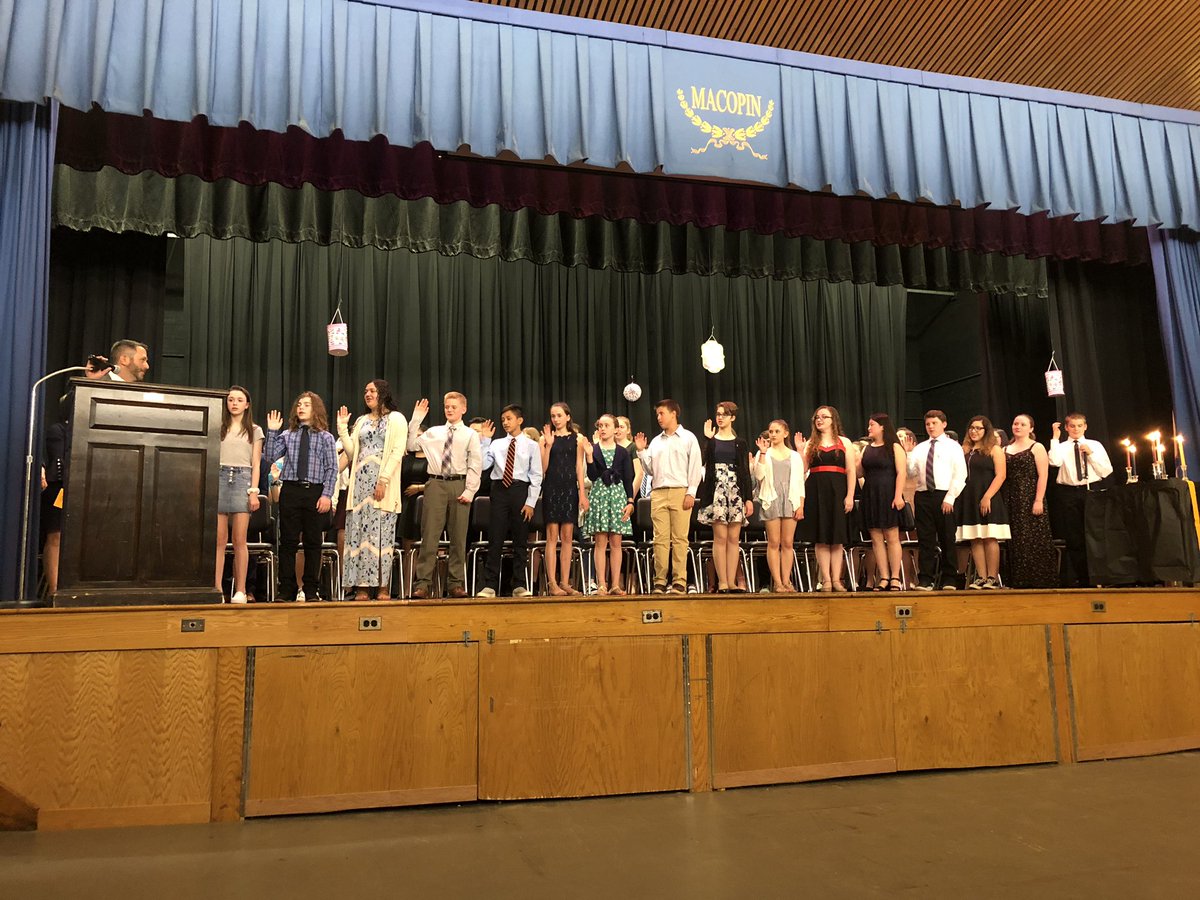 nina_pearsall's tweet photo. Congratulations to all the inductees at the National Junior Honor Society! Very proud of all of our students and their high accomplishments. #wmhighlanderpride @WestMilfordSupt @daniel_novak_WM @Macopin_AP https://t.co/WrAAh2dvVE