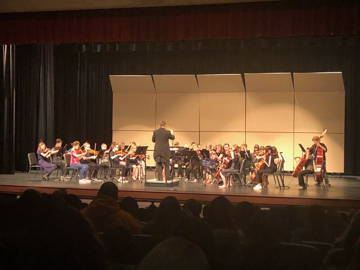 SedaliaMiddle's tweet photo. SMS students rocked thier orchestra Concert tonight at the Heckart Performing Arts Center at Smith-Cotton. Way to go tigers! #tigerpride https://t.co/iGMlgaGiIT