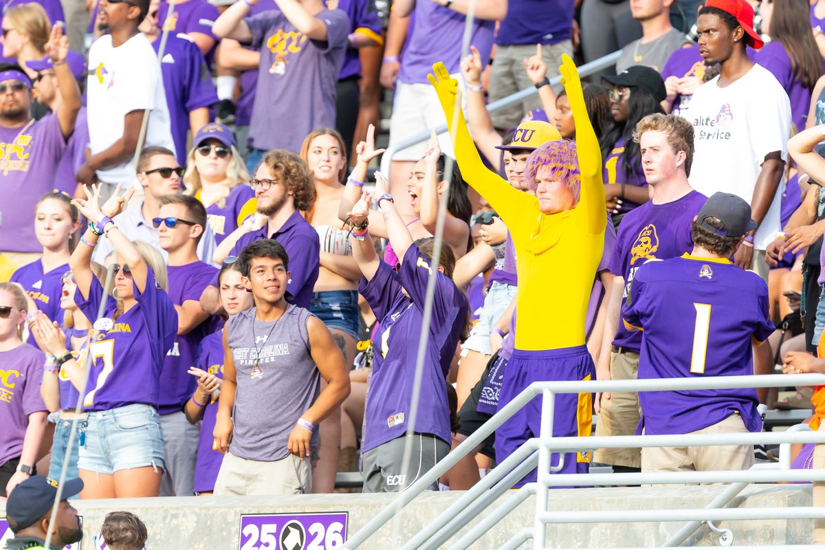 HTC247's tweet photo. #ECU surpasses 12,000 in season ticket sales.

https://t.co/9NuSIDqcM4 https://t.co/yLvd0jUPGG