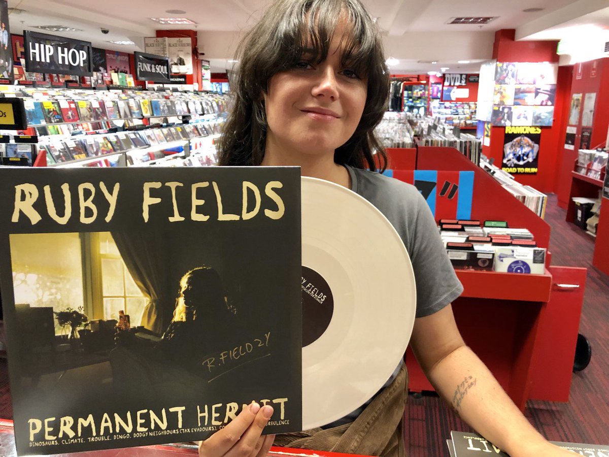 redeyerecords's tweet photo. Happy double-EP release day to @rubyfieldsmusic! 🎉
She just stopped by the store to sign a few copies of her debut CD 📀 and CREAM coloured ⚪️vinyl LP - they're on the shelves now, and first in best dressed! ✍️✍️✍️
Online here 👉https://t.co/MrOlbw55fV
#rubyfields #rubyfieldsm8 https://t.co/Xz3qHtXbPM