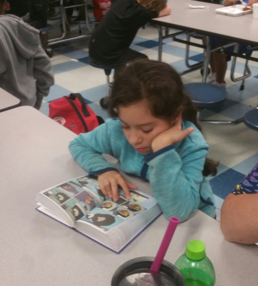 cyrus_kelvin's tweet photo. #CaughtReading ..OMGoodness: Sherlyn is on 🔥😲👏👏👏😆!!!
💚 seeing our #HearneHornets reading!
When you're done with lunch why not dive into a book?!?
#PowerOfATeacher #PowerOfABook! https://t.co/Oj7bDutn1V