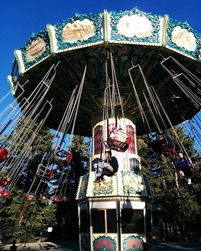 I went to Canada's Wonderland last weekend! Ever since I moved here, people have been asking if I'd been. It feels like a rite of passage. 🇨🇦 bit.ly/2GMjzHm