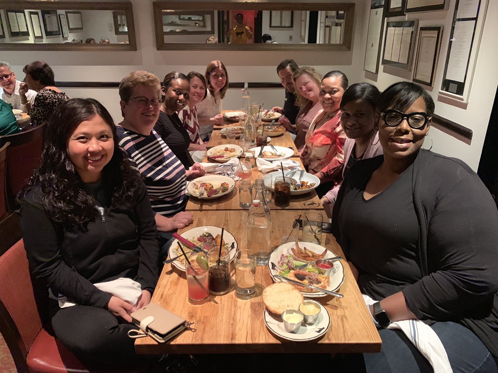 Suessaphone's tweet photo. Dinner with @goalbookapp with new friends and colleagues #UCSpring19 #gottahavebread https://t.co/JUrC0tsBP6