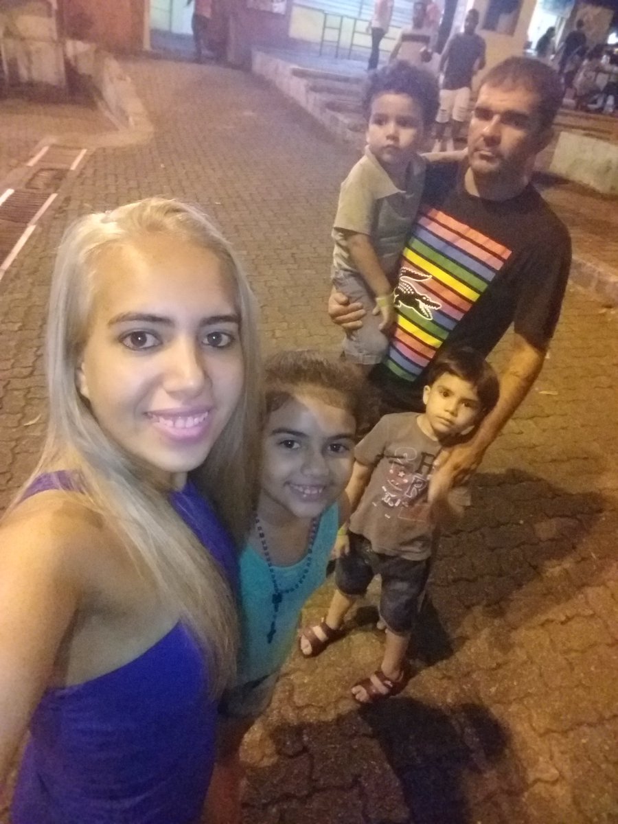 Sidiane33101587's tweet photo. Minha base❤família https://t.co/b1tmg7VqWe