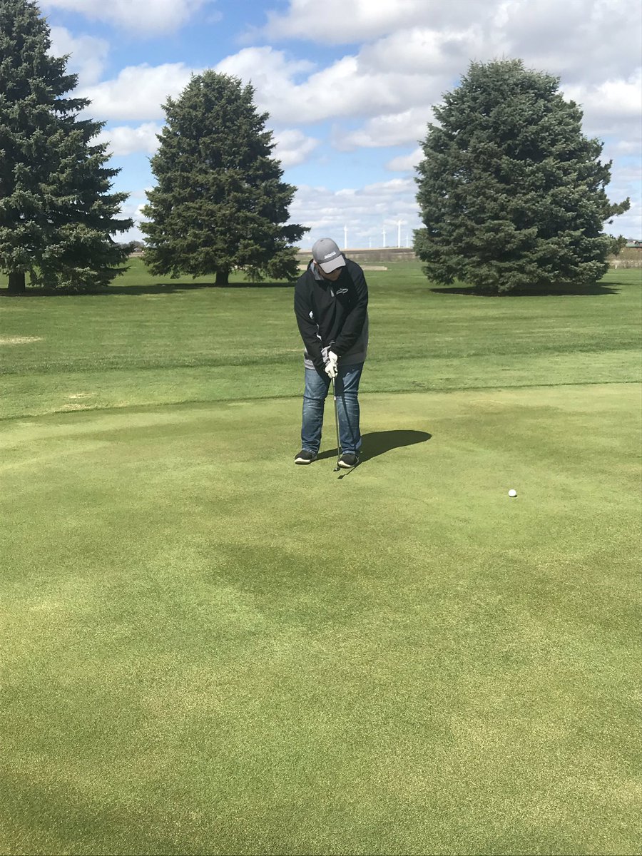 angela_nyunt's tweet photo. Kaeley teeing off and Jason putting @19Sos18 https://t.co/NiB8bzJWPn
