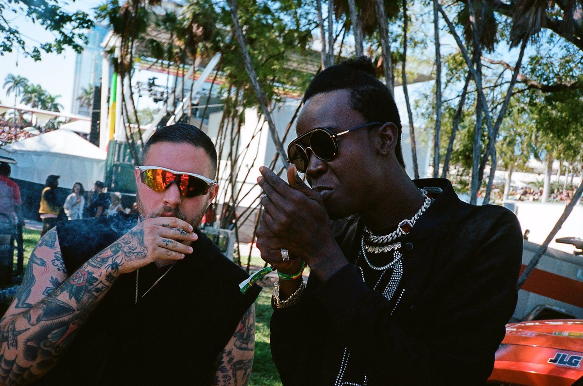reidgringo's tweet photo. Keeping the link with @ChiChingChingJA on 4/20 📸 @silentaddy #keepthelink https://t.co/ZGqbKwDdh5