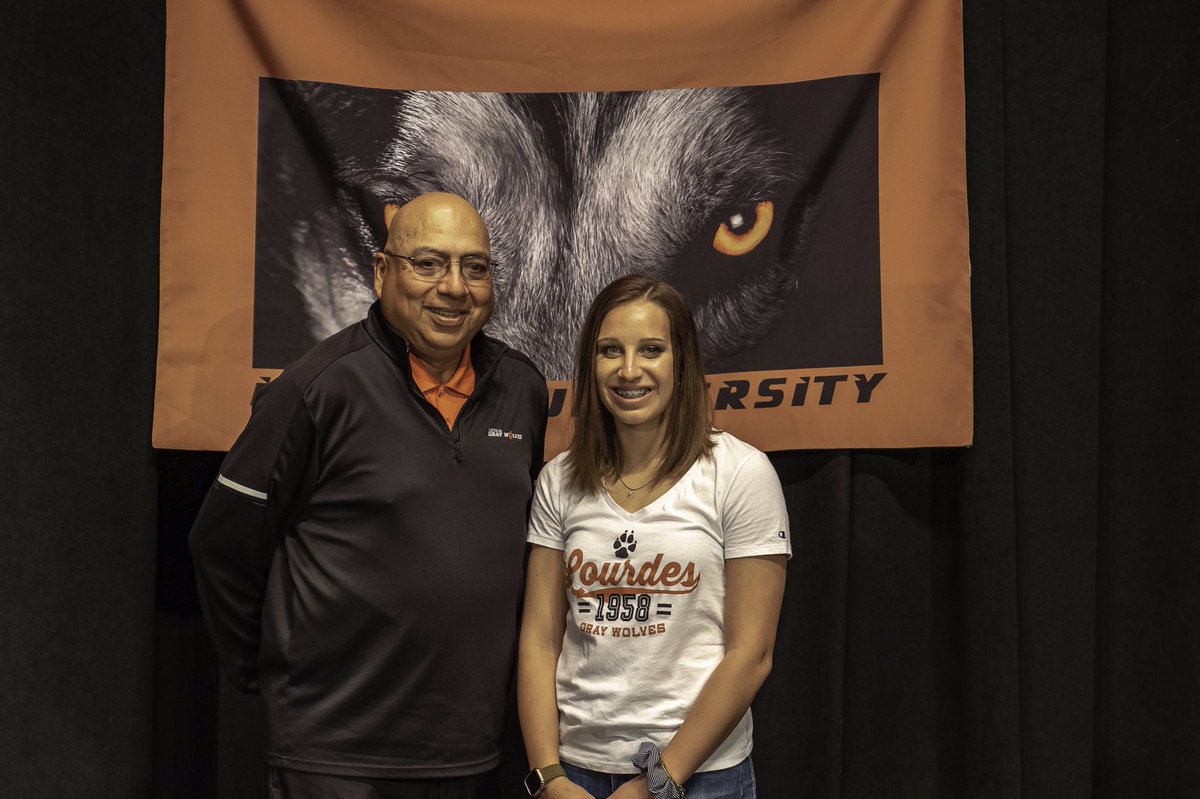FotosbyFerg1's tweet photo. Jordan Bucher signs to continue her golfing career while studying to be a nurse at Lourdes University! https://t.co/vDIv0GUD99