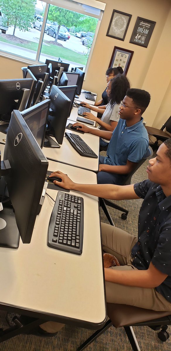 StephanieBills_'s tweet image. Our @MetroTechOK CodeSooner students are finishing up the year with unlimited possibilities! #CodingAcademy