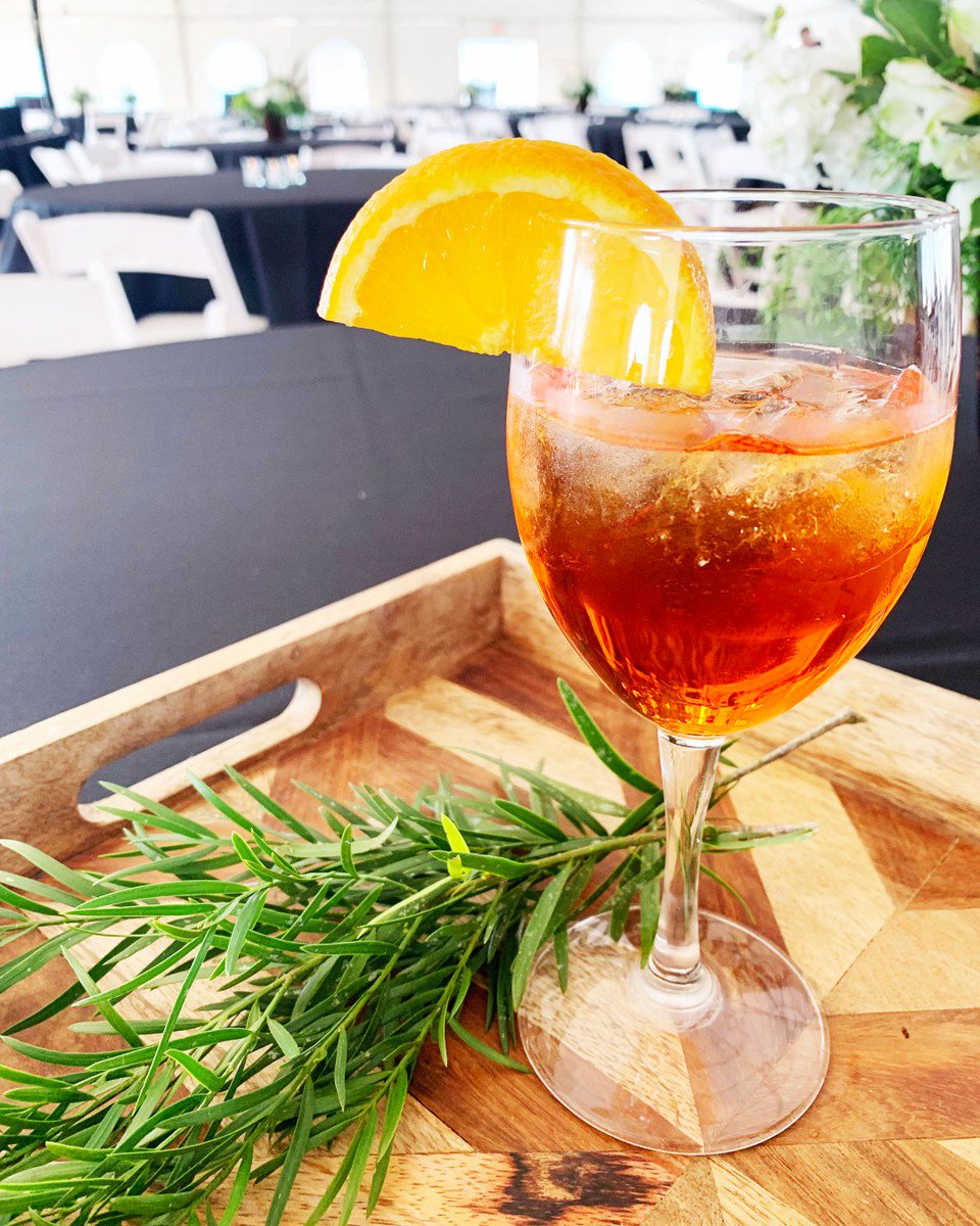 Cedia signature drink is giving us summer vibes. What is your favorite summer cocktail? Comment below. ⬇️