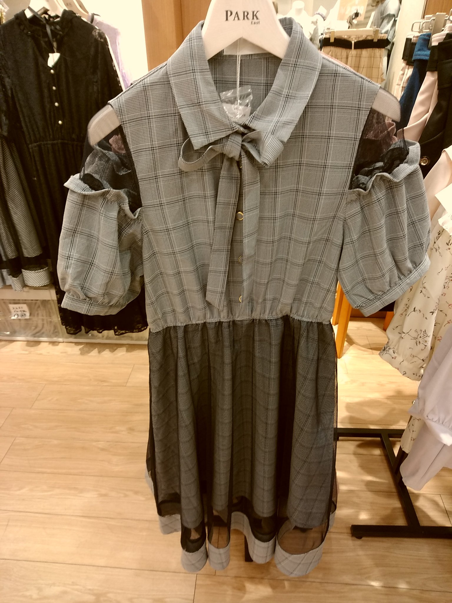 Park East 池袋アルパ店 人気商品 チュールチェックワンピ 当店大々人気のチェックワンピ 丈長めですが裾がチュールで透けているので重くないです リボンも取り外し ベルトは別売りです スタッフ 160 Color ギンガム ネイビー グレー ピンク