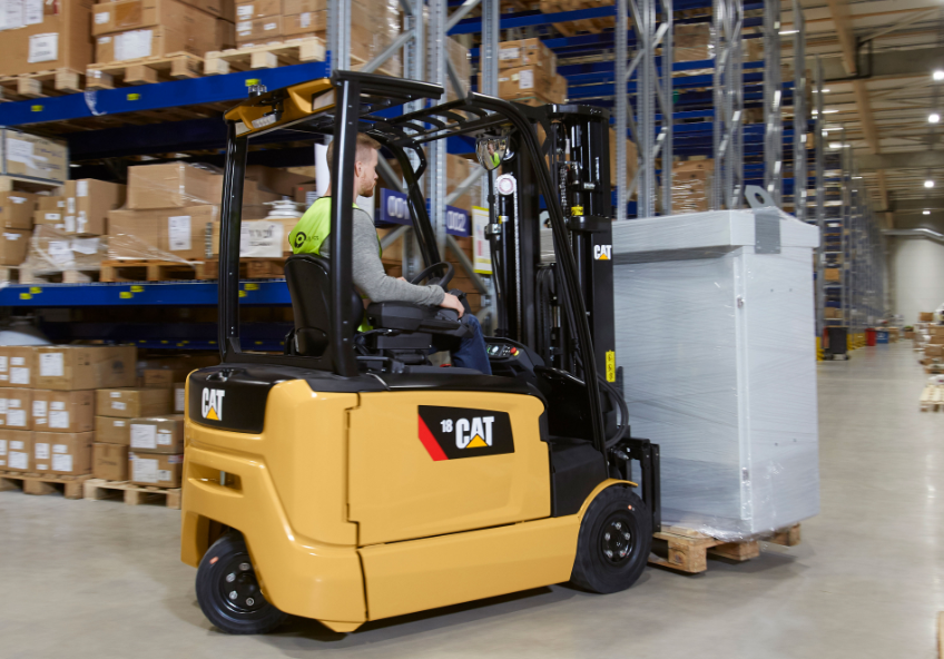 ImpactForkTruck's tweet image. Thanks to advanced curve control, the Cat® 1.4 - 2.0 tonne 48V electric counterbalance forklift enables drivers to achieve the fastest safe cornering speed in any situation tinyurl.com/y4vaklz9

#RedDotDesign #Winner