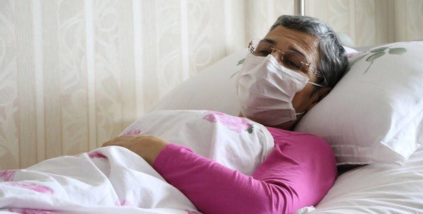 gulazilan's tweet photo. Leyla eriyor 
İnsan ve vicdanı eriyor 
Sessizlik en vahşi katil gidi esir almış 
Korkma hayır artık 
#LeylaGueven 
#LeylayaElVer https://t.co/NTNykri40i