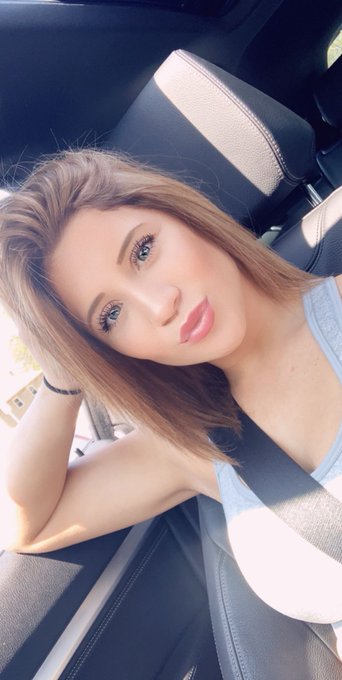 Hi💋 https://t.co/HIRlCKPy3U