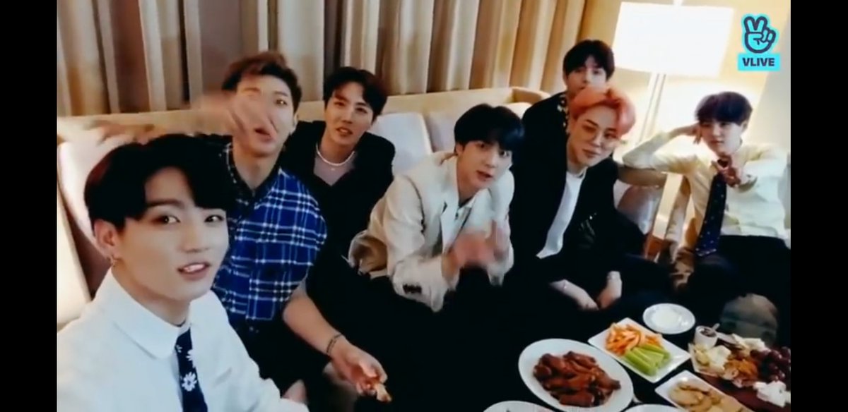 army_noona's tweet photo. Other celebs got to after parties and stuff. Our guys order chicken wings, cheese, champagne and chat to their fans. THIS is why they are on a whole other level. 

#BTSArmy #BBMAsTopSocial  #BBMAsTopGroup
#BillboardMusicAwards @BTS_twt https://t.co/ZrS0eSIhKR