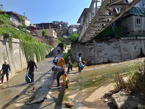 PNPBaguioStn4's tweet image. PCpl Ramon Lahaylahay and Pat Vhrandon Lee Palitayan under the supervision of PCPT JULIUS B LUIS, Acting Station Commander attended the continuation of Clean-up Drive at Balili River.
#CleanUpDrive
#ProEnvironment
#PNPPATROLPLAN2030
@PNPCordillera @ProcorRpcrd @BaguiosFinest