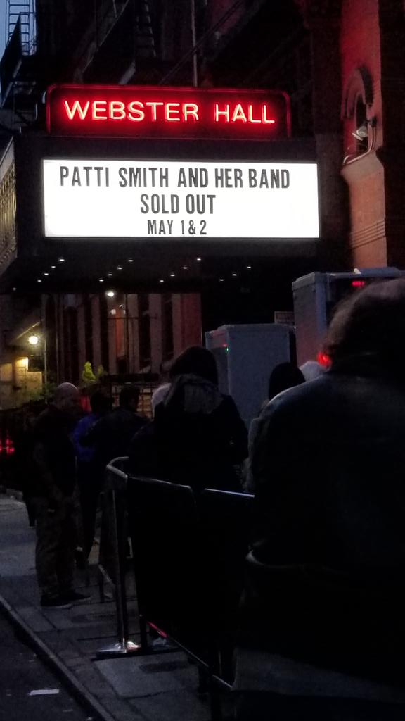 jschensul's tweet photo. Patti smith. NYC
 Always amazing.  Sigh https://t.co/3NW8xVRcBL