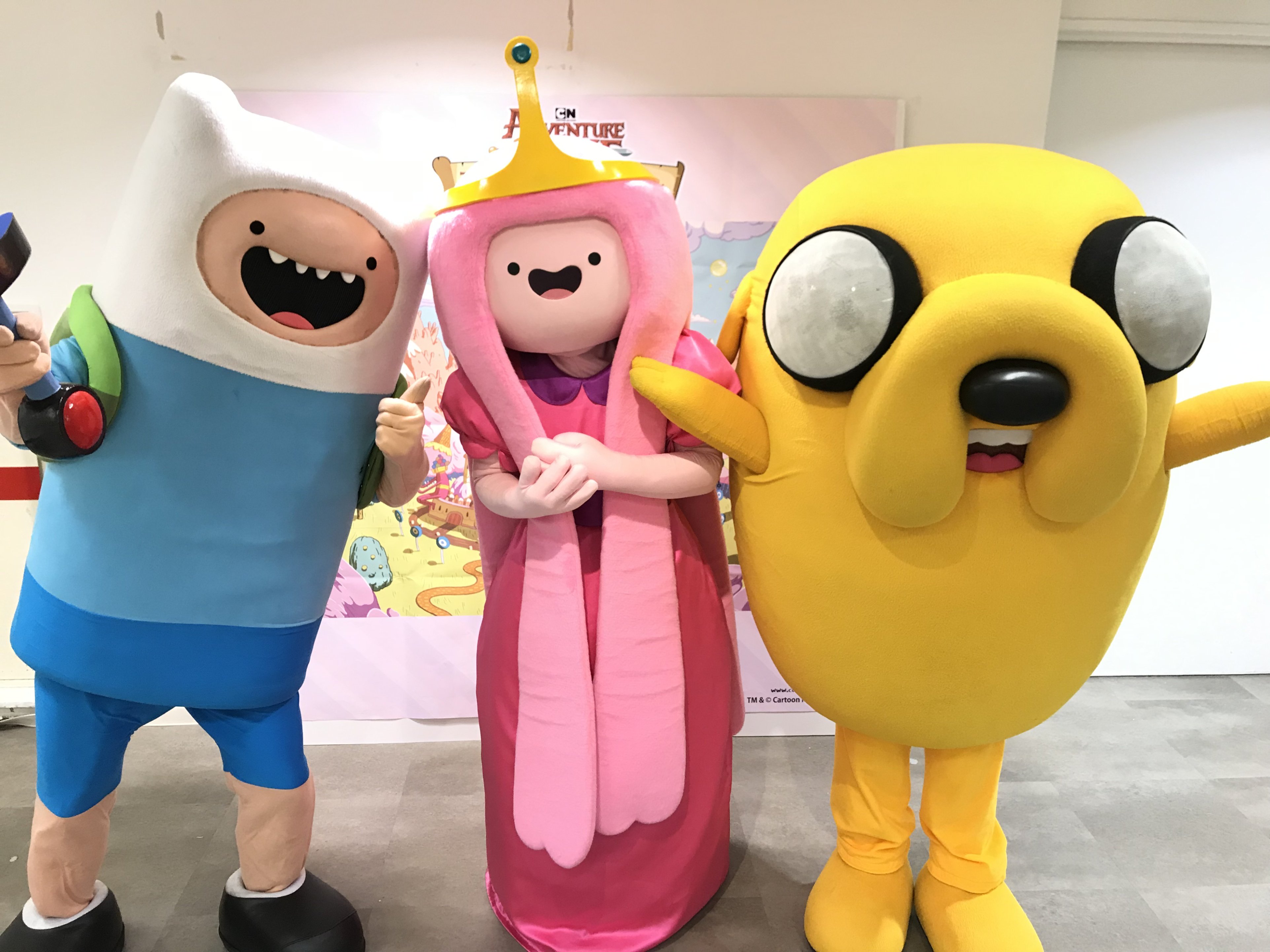 マルイノアニメ アドベンチャー タイム ショップ In静岡マルイ 5 3 金 祝 本日12 00 14 00 にフィン ジェイク プリンセスバブルガムが静岡マルイに遊びに来ます 一緒にショップで写真を撮ろう イベントについて T Co Pjzyuvcnjt