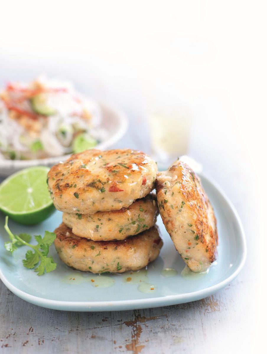 Thai-style fish cakes for a healthy and easy recipe to share with the family! 20 minute preparation and cooking time fishfiles.com.au/en/Consuming/R…