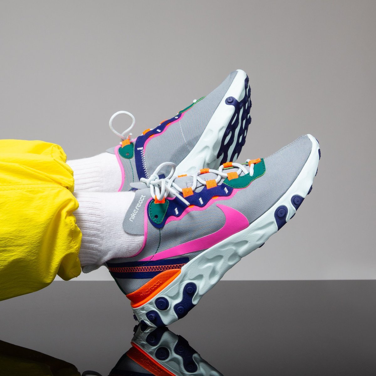 react element 55 w wolf grey fuchsia  and  crimson