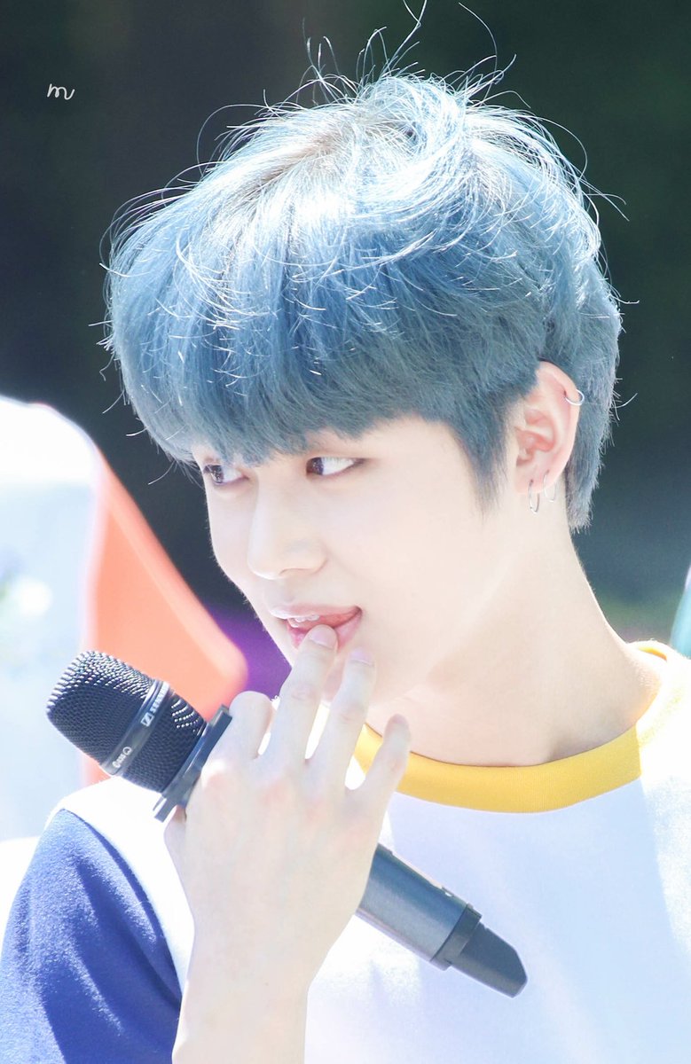 Milk_PowderLand's tweet photo. 190502 미니팬미팅 

#연준 #YEONJUN #TXT #투바투
#TOMORROW_X_TOGETHER 
#투모로우바이투게더 
@TXT_bighit @TXT_members https://t.co/r41XW4hrnU