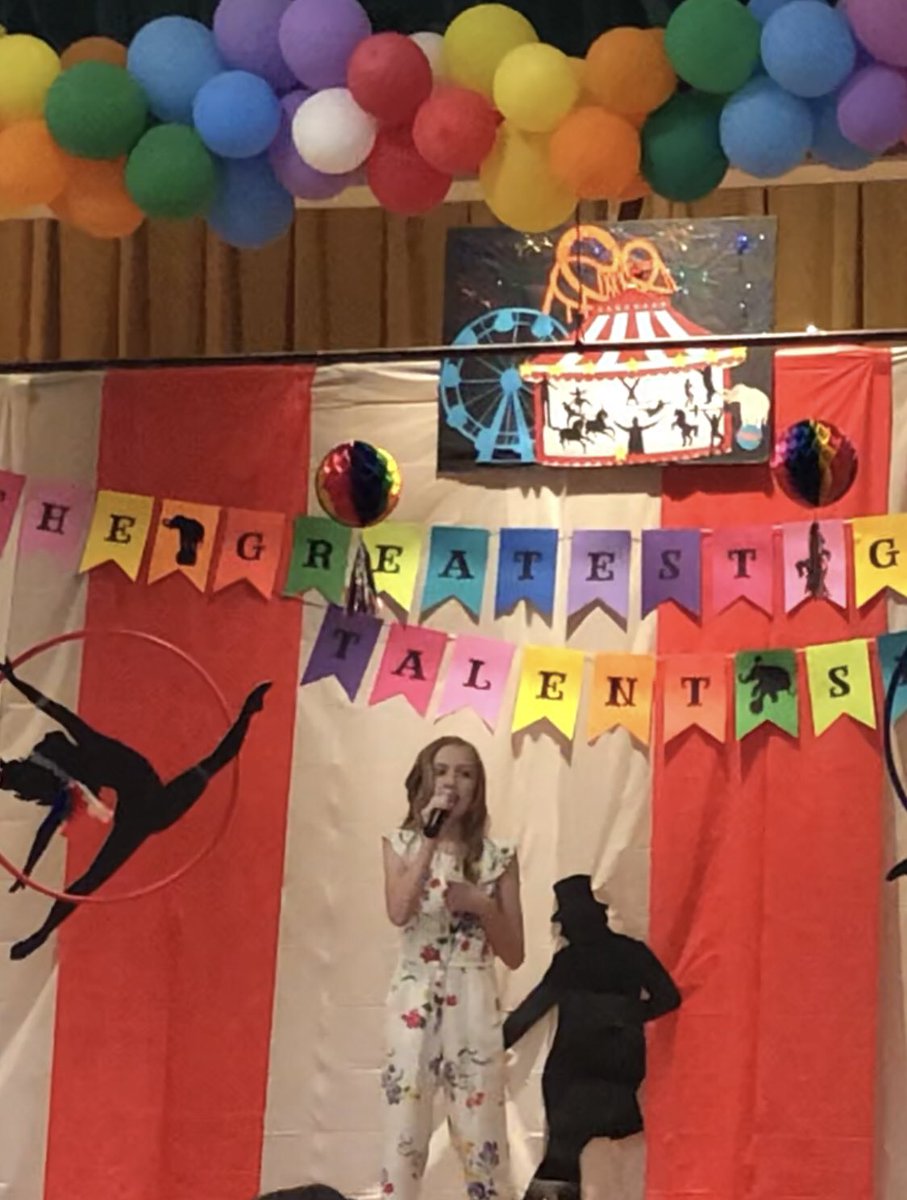 KristenWickre's tweet photo. So impressed by our brave students who performed tonight at the Greatest Grizzly Talent Show! #gr8gbe @YCSD @gr8gbe https://t.co/4ira0QZgui