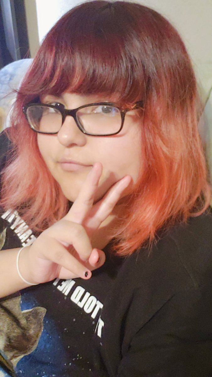 monkichi_rena's tweet photo. I'm really out here trying to look like @halsey in boy with love for #BTSRoseBowl concert on the 5th. 🤪✊ I hope someone notices me I'll be in section C3 that day 😭💕 @BTS_twt https://t.co/cMDYodAr1o