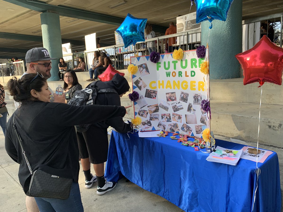 Ripsie80's tweet photo. Another successful open house here at SFMS!!! Go Falcons!  #sanfernandomiddleschool @SFMSprincipal https://t.co/xTUt4wm5QL