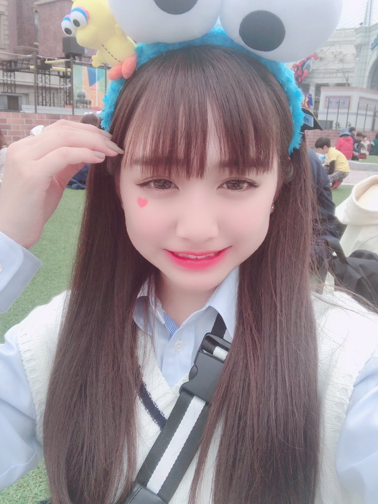 r___089's tweet photo. このほっぺに小さいハートつくのどのフィルターか分かる人いますか(  i꒳​i )❓ https://t.co/78dCGAVk28