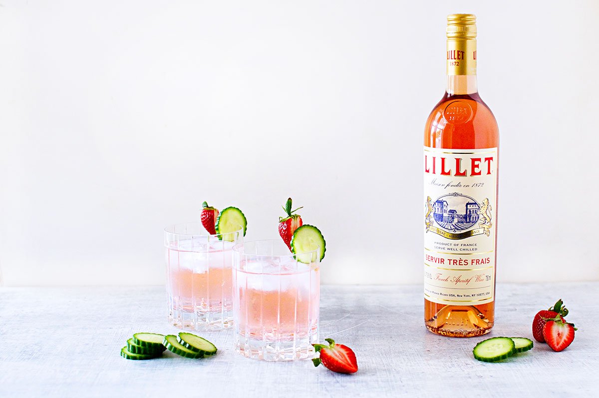 Currently sipping on my fave ezpz cocktail of the season: The #LilletSpritz! 2 ingredients, so refreshing, perfect for entertaining. Recipe new on ze blog! thepigandquill.com/the-lillet-spr… #ad <a href="/LilletUSA/">Lillet - US</a>