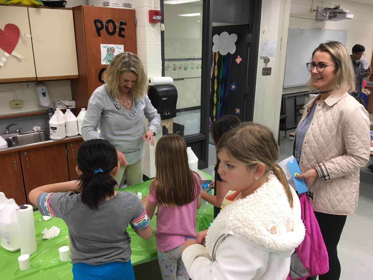 eapoepto's tweet photo. Thank you to @JulieWitt2 and @JillTechConnext for pulling off another great Family Makerspace Night! The coordination of volunteers, materials and activities is no small feat. More pictures still to come.... https://t.co/CF247oZnta