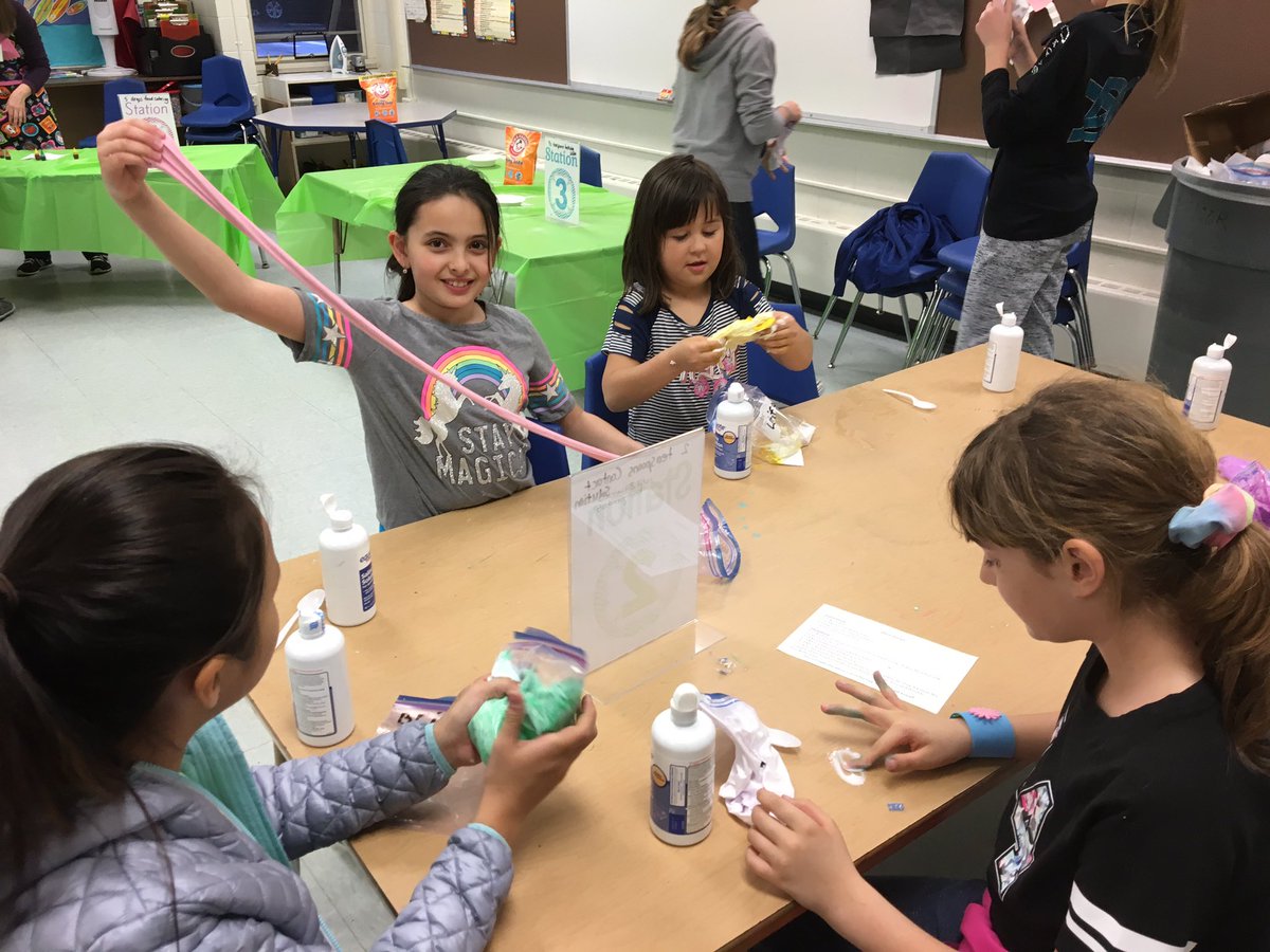 eapoepto's tweet photo. Thank you to @JulieWitt2 and @JillTechConnext for pulling off another great Family Makerspace Night! The coordination of volunteers, materials and activities is no small feat. More pictures still to come.... https://t.co/CF247oZnta
