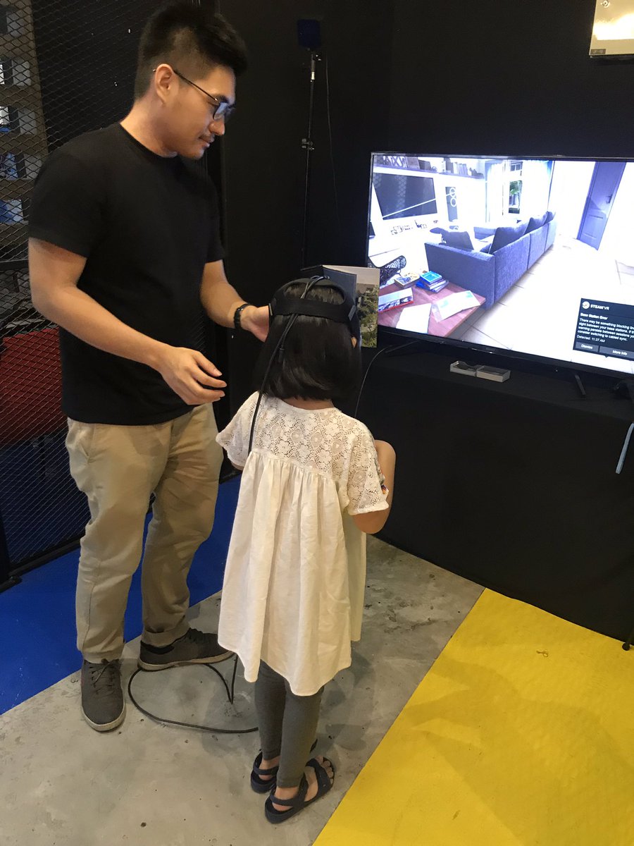 BlackBox2019's tweet photo. Experience the technology, bring along yr family and friends!
#BlackboxLiveUpdate
Blackbox Digital Showcase
Sacc Mall, Shah Alam
2nd - 4th May 2019
#Blackbox2019 #DrivingProductivityOfTheNation #BundleXclusive #EsEcoMalaysia #GetFi #VirtualX #PKNS #ADGENCY #IPRMSA #NEWMED https://t.co/glIGsgHCX0