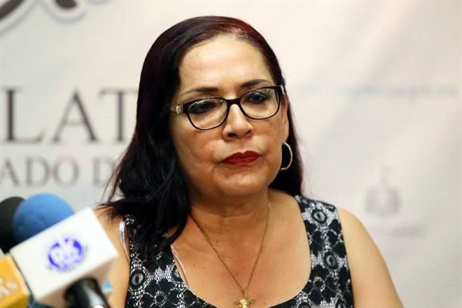 muralcom's tweet photo. - Ex diputada empleó a su hijo en el Congreso con sueldo de 41 mil pesos mensuales.

- Unos días después lo cesan.

- María del Refugio Ruiz ahora tiene un procedimiento en su contra por presunto conflicto de intereses.

- Solicitó Amparo… ¡Se lo negaron!
https://t.co/swFUvTiHPb https://t.co/sMUQINc1XA