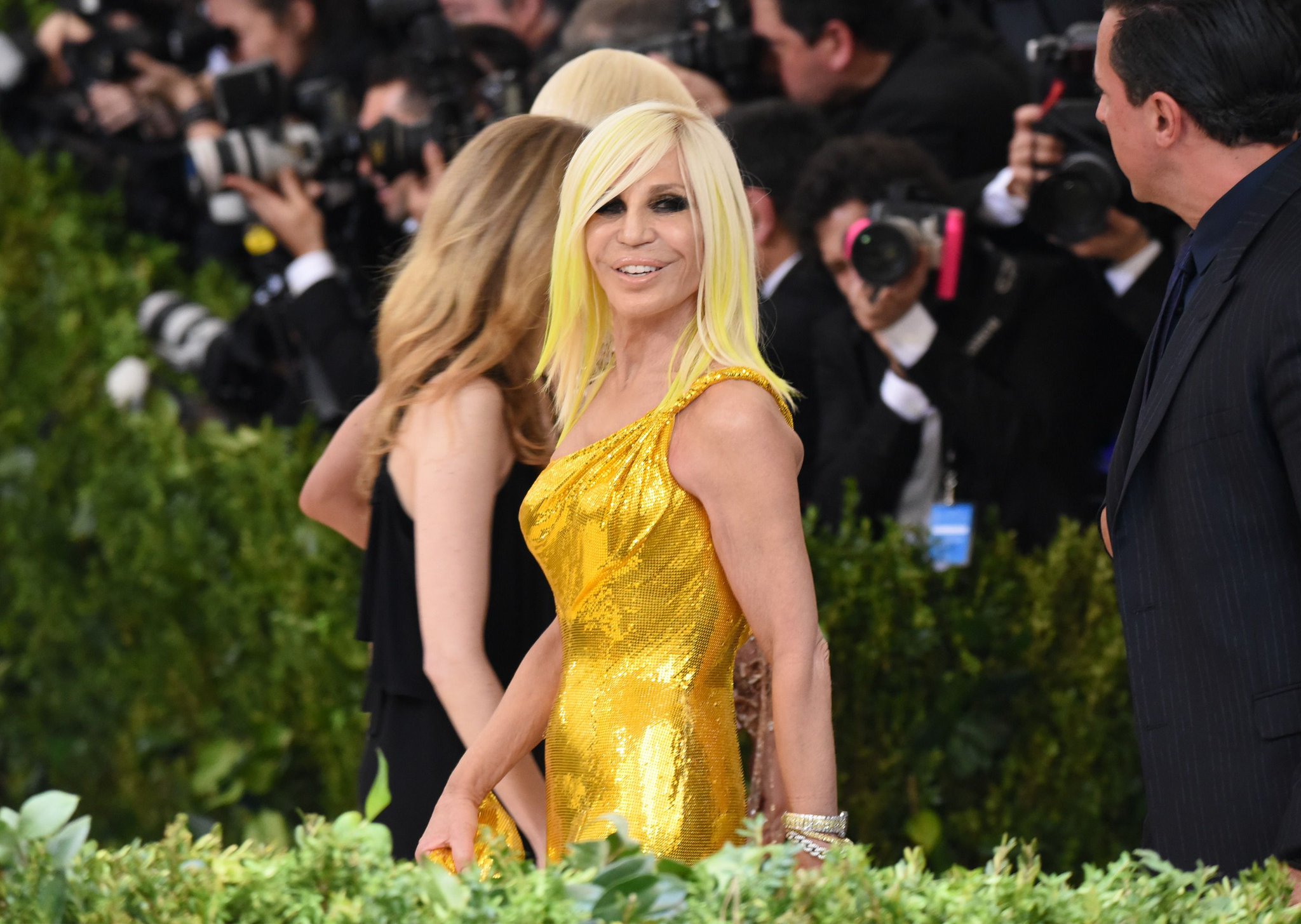 Happy Birthday to the the Queen of Versace! Donatella Versace turns 64!
( : Getty)  